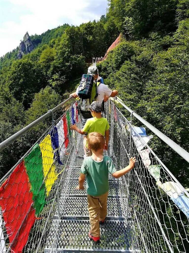 Valli del Pasubio, sul ponte tibetano: emozione per tutta la famiglia