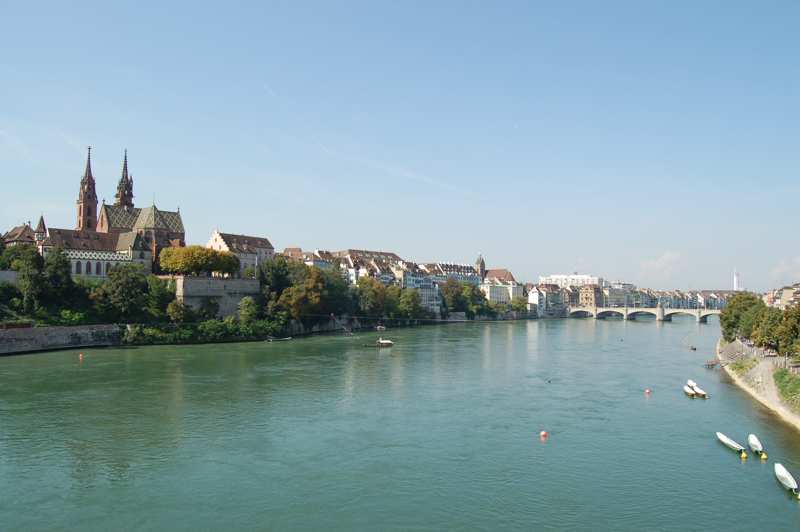 Basilea fiume Reno e cattedrale