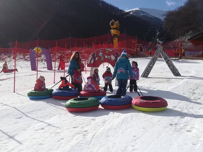 Abruzzo, sulla neve con i bambini piccoli - Viaggiapiccoli