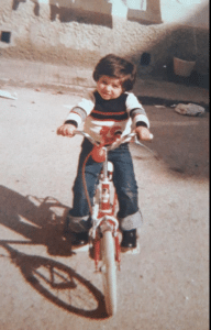 bimbo in bici