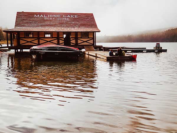 maligne lake mattina