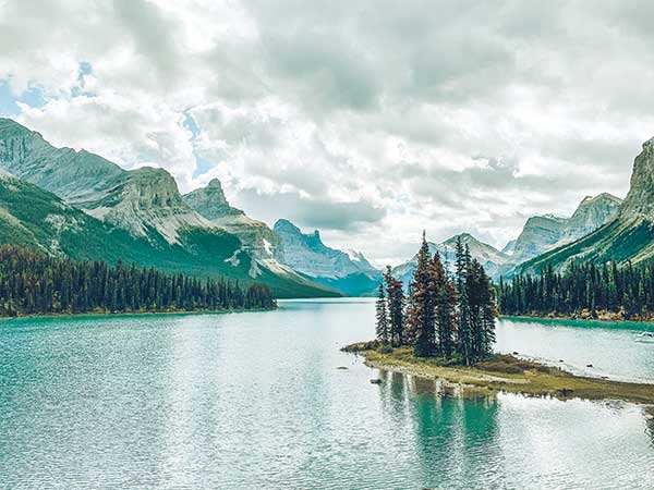 maligne lake spirit island Canada-2019