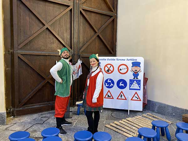 scuola di babbo natale di treni