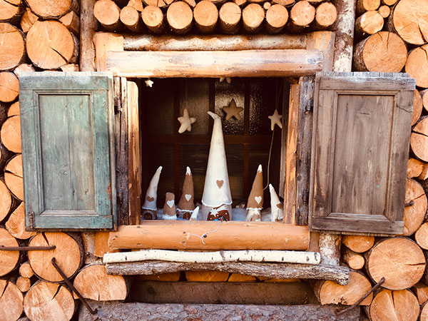 elfi di natale in legno