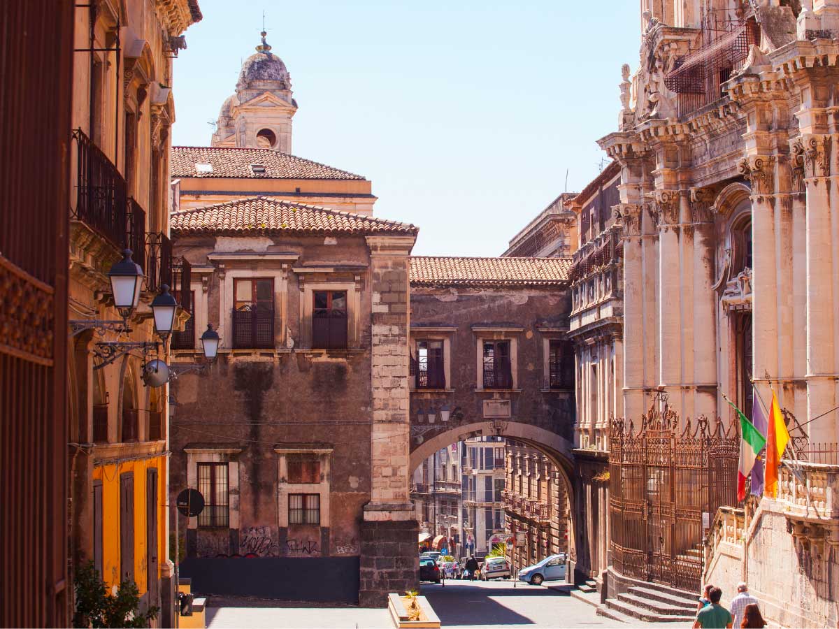 Via del centro a Catania 