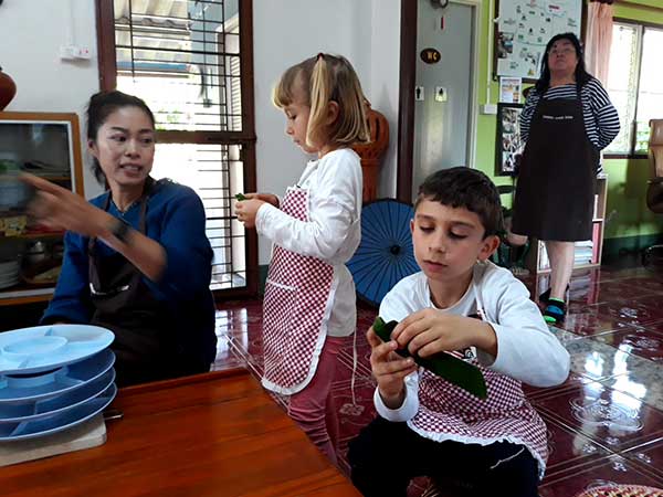 cooking class bambini thailandia