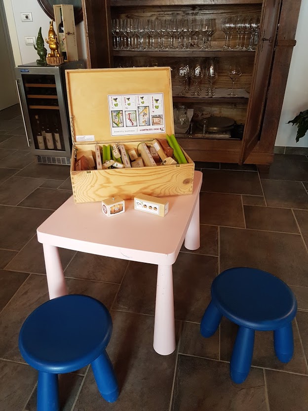 cantine langhe bambini tavolino e colori