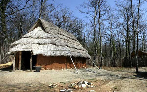 villaggio preistorico capanna