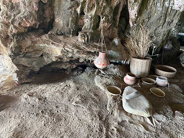 grotta preistorica cala manufatti