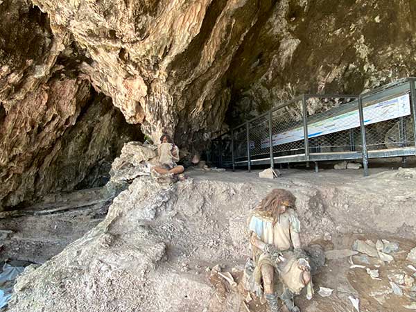 grotte preistoriche Marina di camerota cover