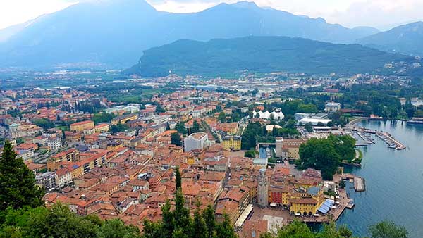 riva del gardavista dall'alto