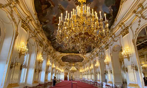 sala degli specchi Schonbrunn