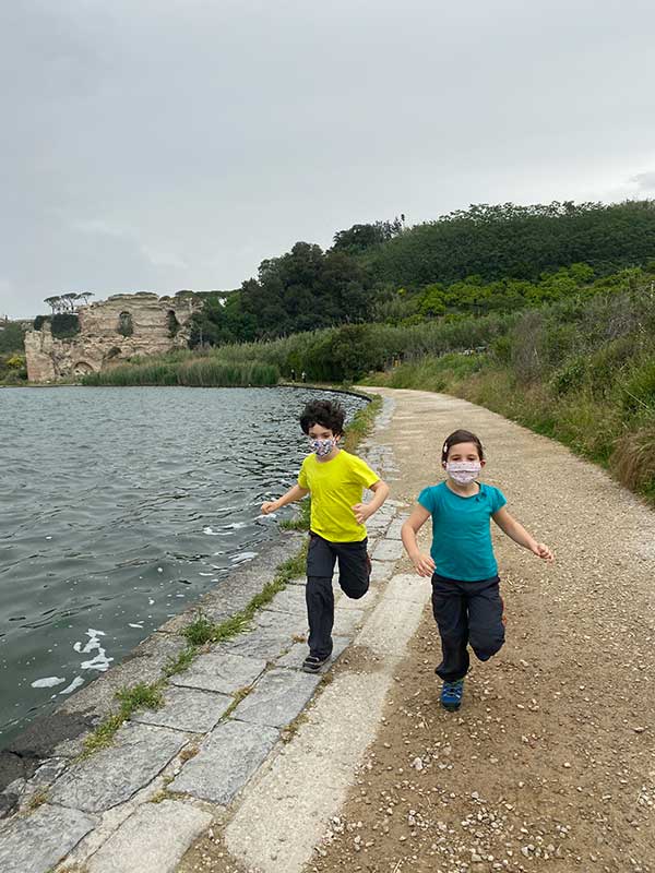 bambini lago d'averno