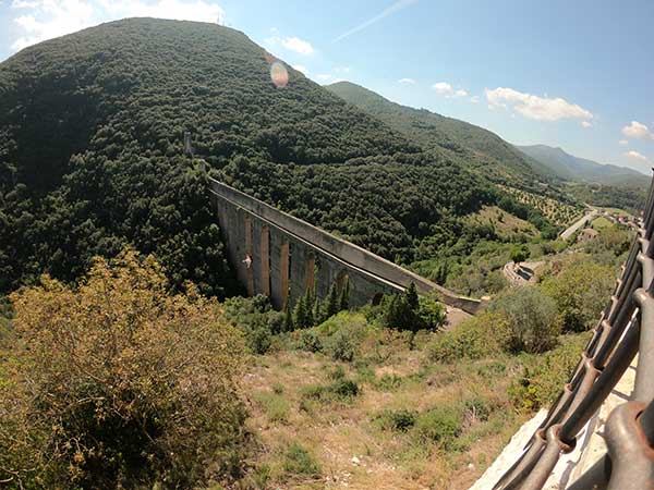 ponte delle due torri a Spleto