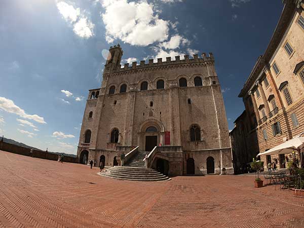 Gubbio piazza grande