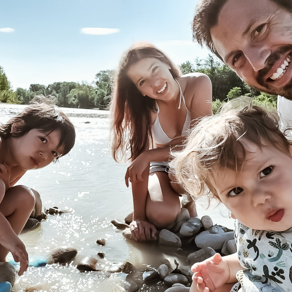 famiglia nel fiume Marecchia