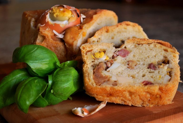 Il Casatiello napoletano: ricetta originale di nonna Lucia
