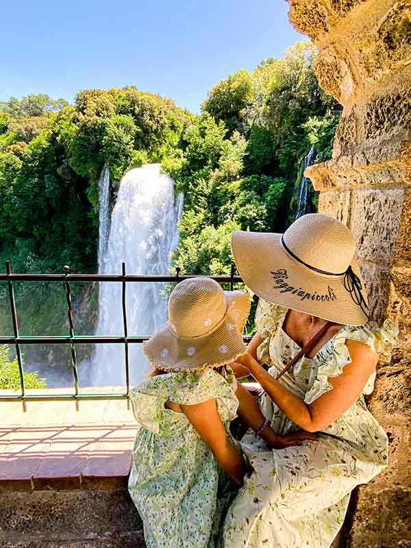 cascate marmore mamma e figlia