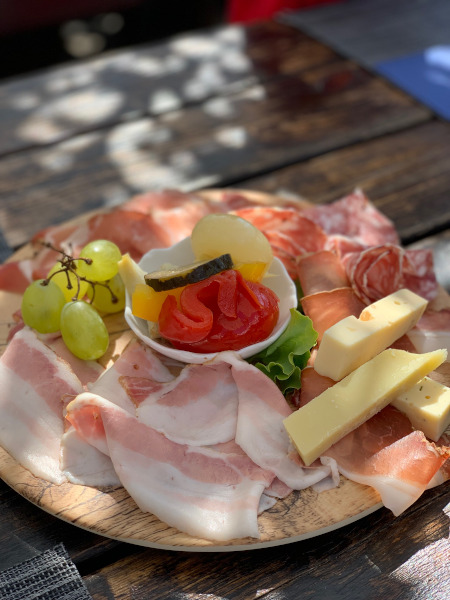 tagliere di affettati e salumi