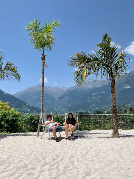 spiaggia bianca e palme