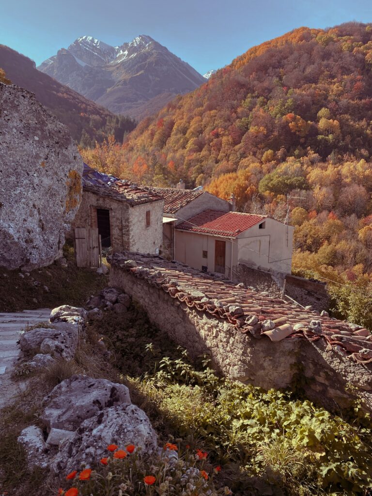 Pietracamela in autunno Abruzzo