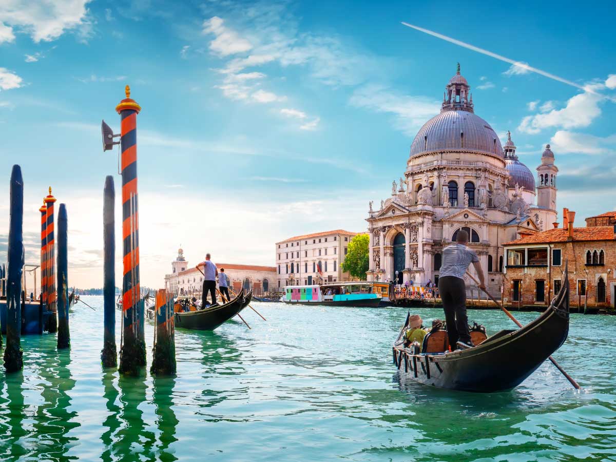 Attività da fare a Venezia con i bambini: giro i ngondola con guida