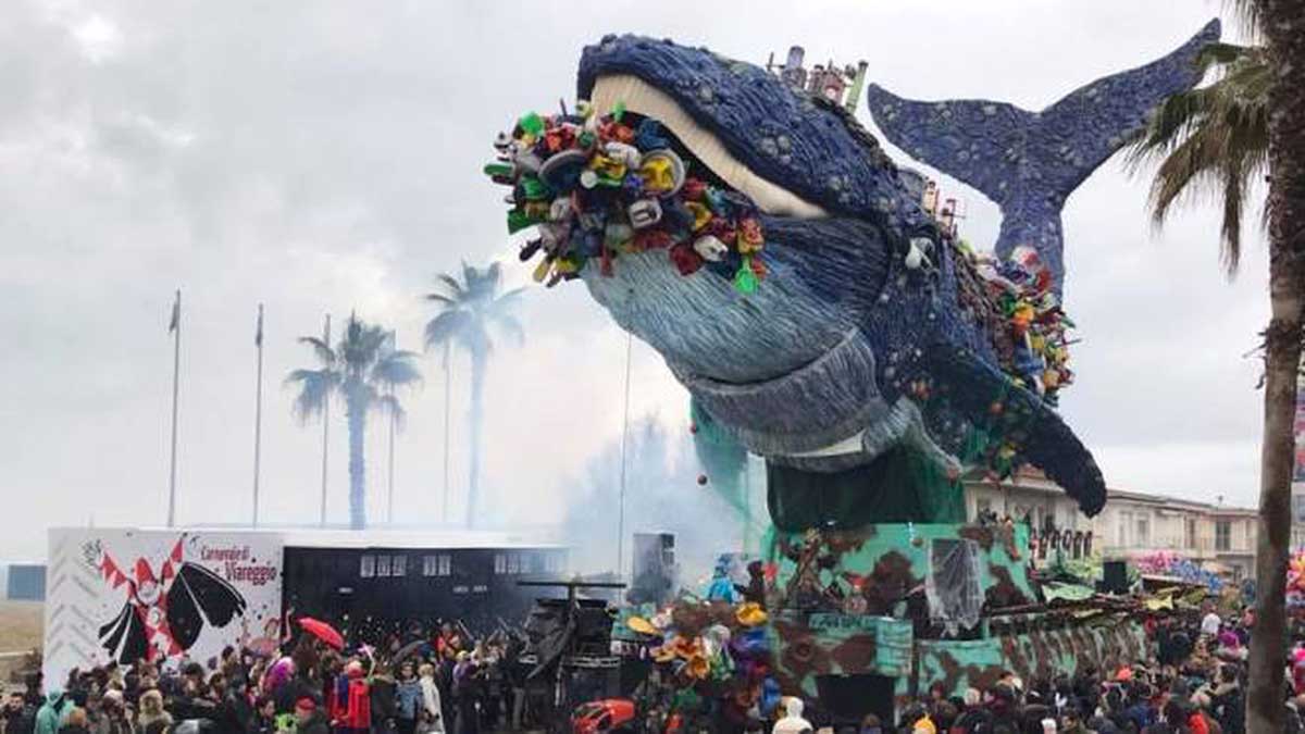 balena carro carnevale viareggio