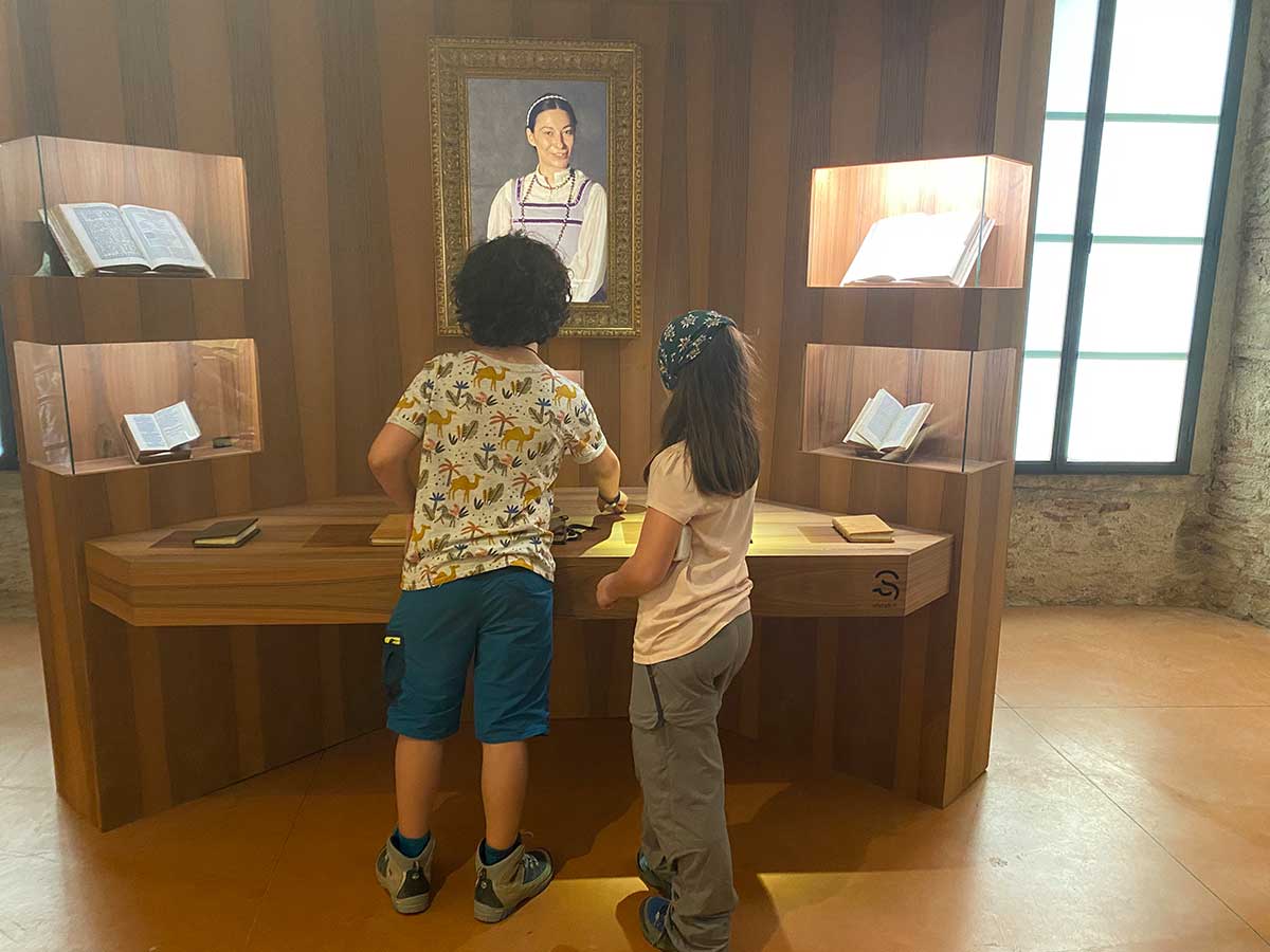 bambini al Museo della Carta Toscolano Maderno 
