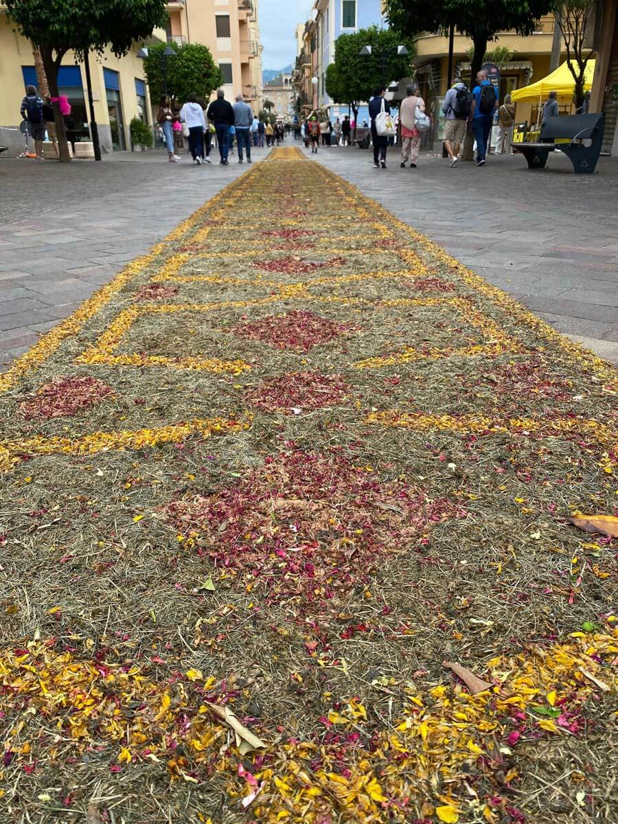 infiorata pietra ligure