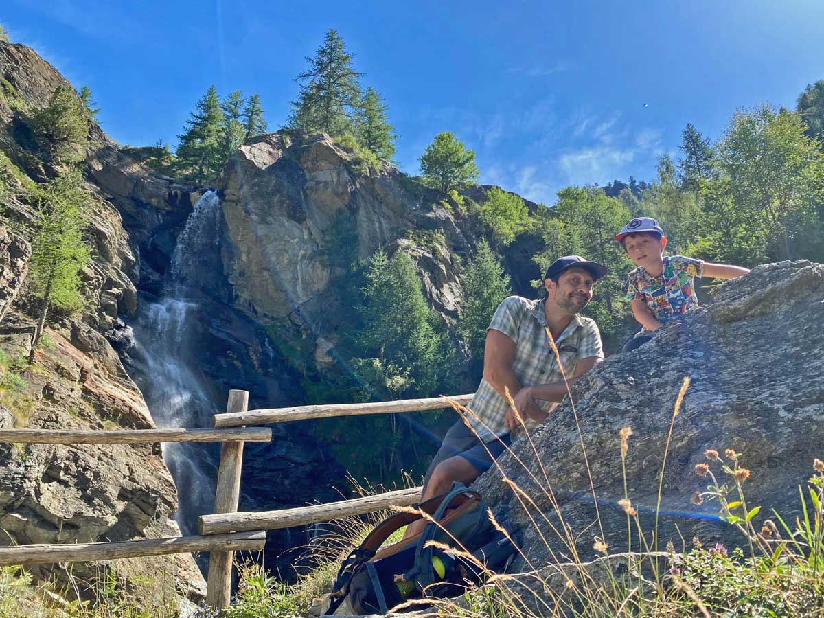 papà e bambino cascate cogne