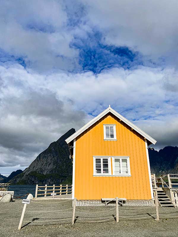 casetta gialla Lofoten