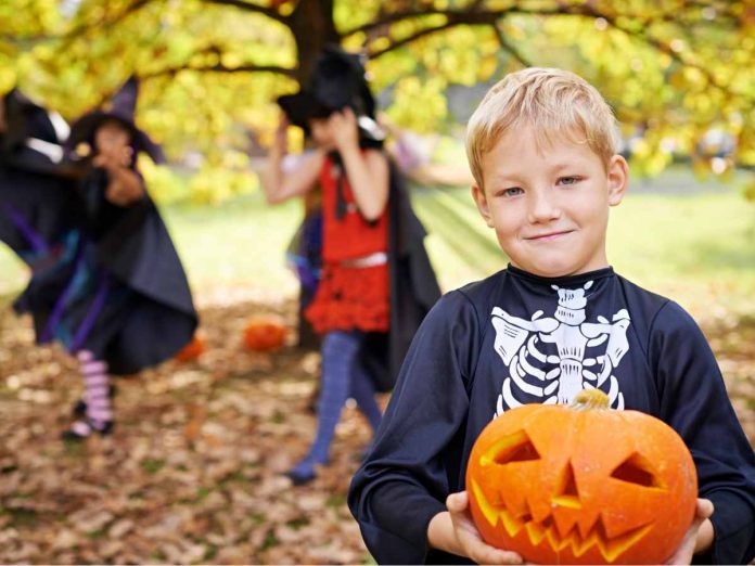 halloween trentino alto adige bambini festeggiano halloween