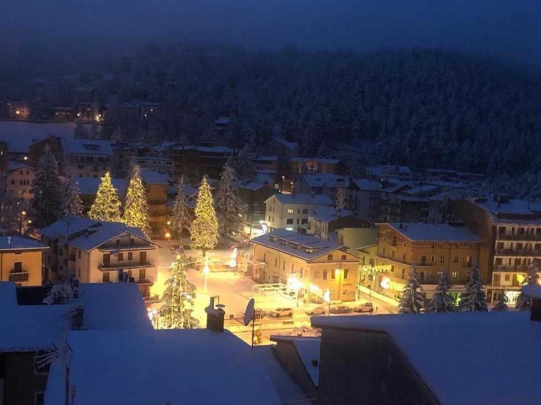 roccaraso con la neve a natale