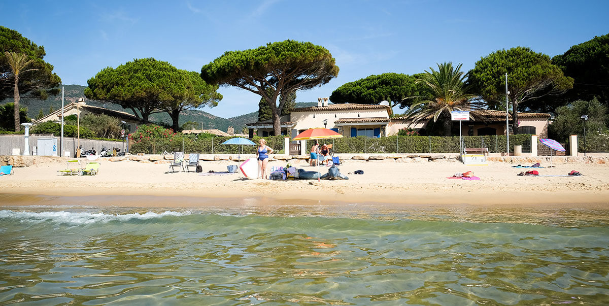 le case sulla spiaggia viste dal mare