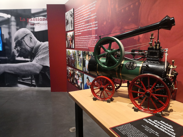 riproduzione di locomotiva