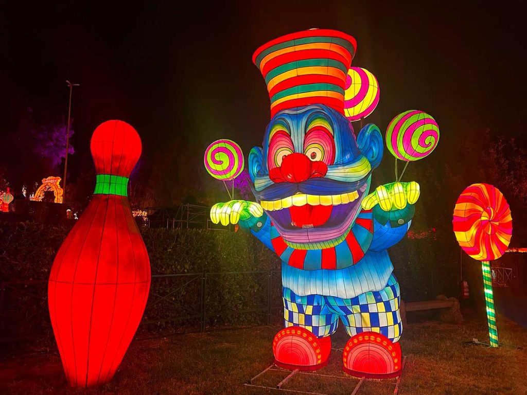 Statue luminose a Pinocchio back in the wood roma