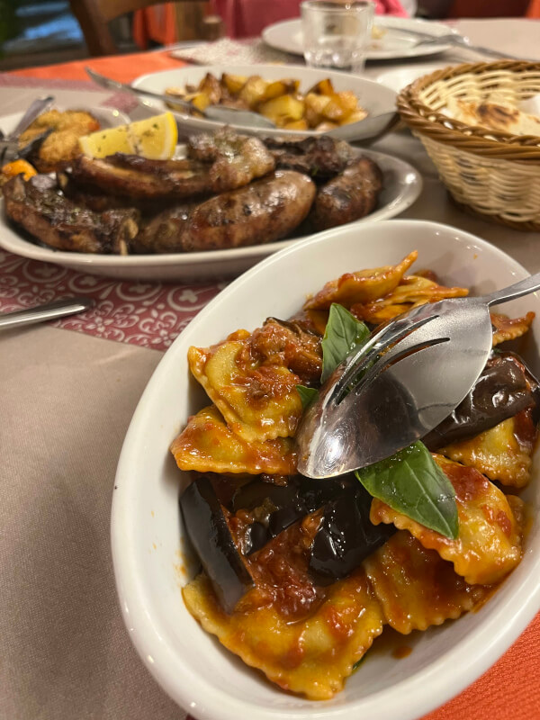 ravioli alla melanzane e carne