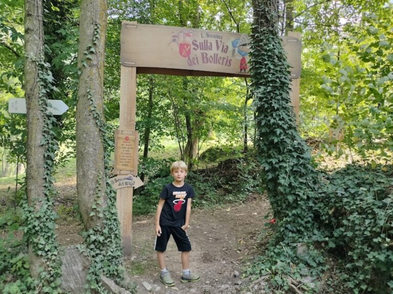 Il sentiero Bolleris a Roccasparvera: un viaggio fantastico tra maghi, cavalieri e draghi