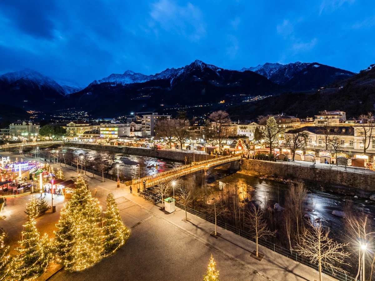 Merano illuminata durante i mercatini di natale