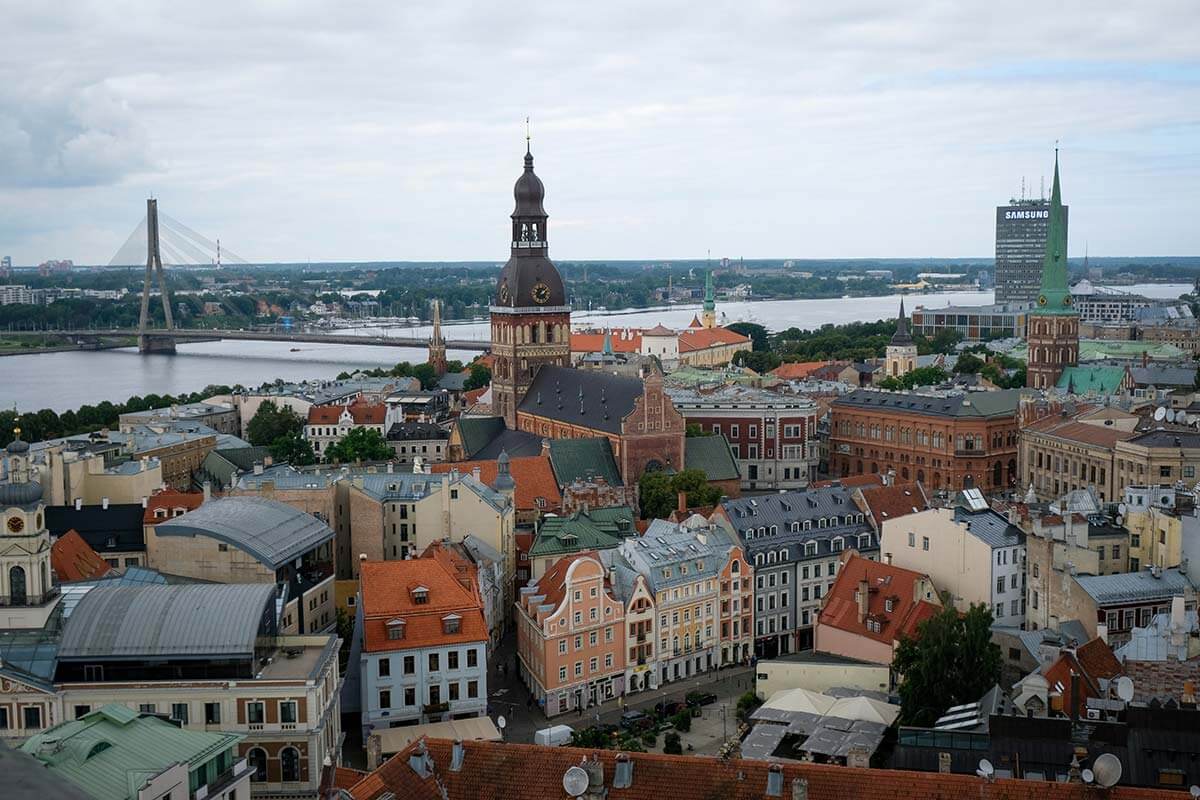 vista dei tetti de del fiume di Riga dal campanile