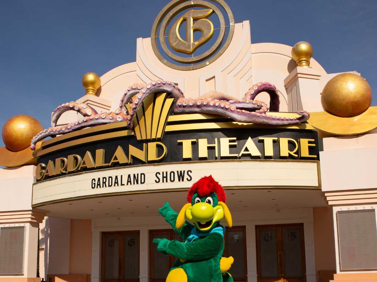 Prezzemolo davanti al Gardaland Theatre