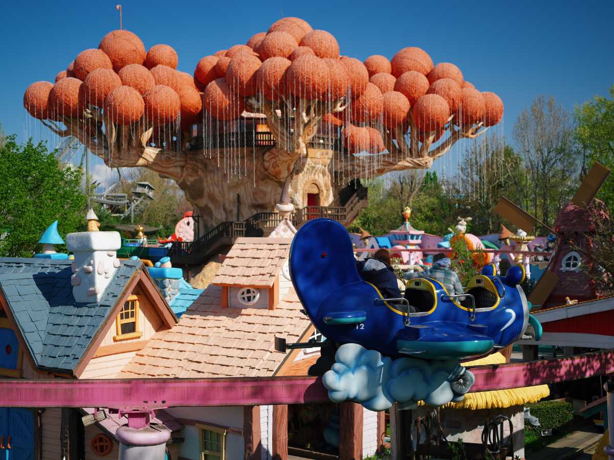 giostra fantasy kingdom a Gardaland