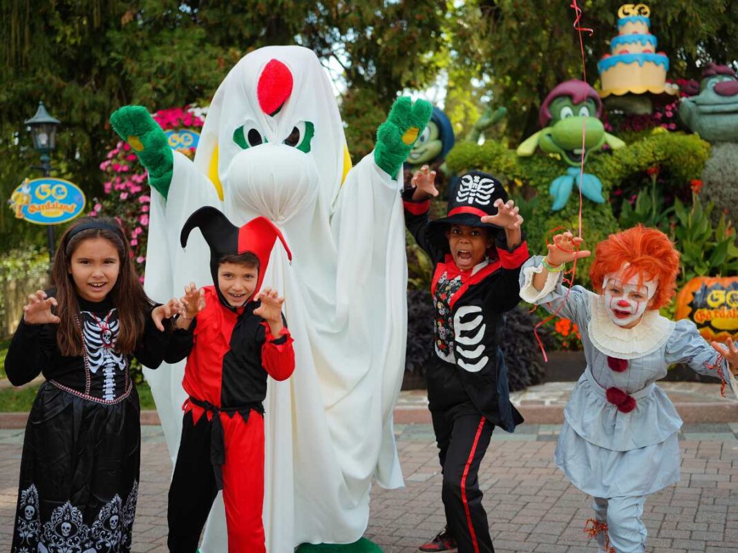 Prezzemolo e bambini travestiti a Gardaland Magic Halloween