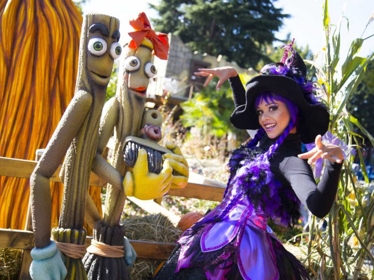 streghetta e scope magiche spettacolo halloween leolandia