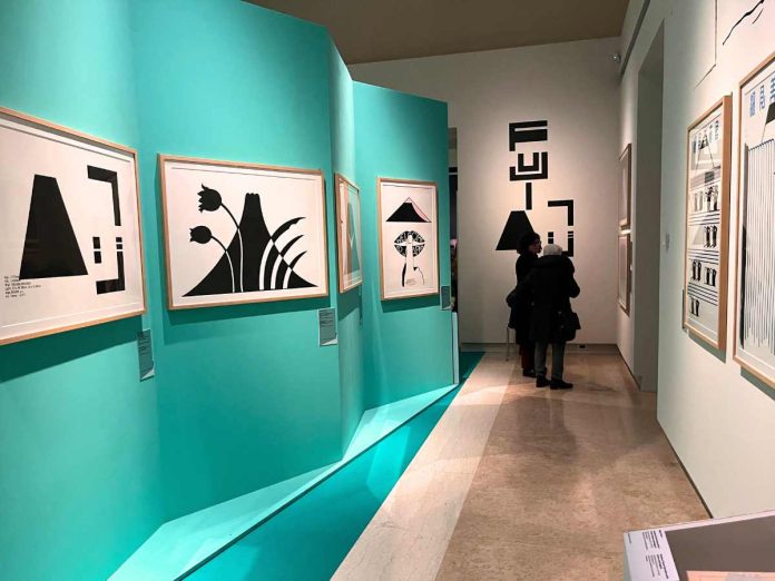 sezione dedicata al monte Fuji nella mostra graphic Japan a Bologna