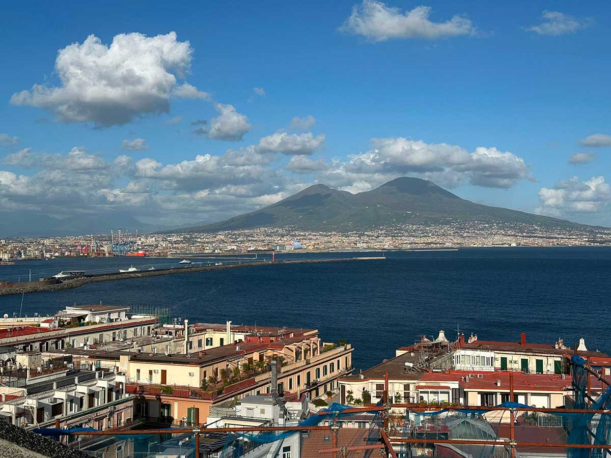 paronama con Vesuvio 