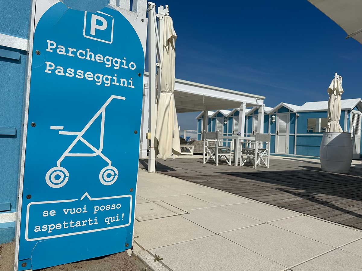 parcheggio passeggini spiagge Riccione