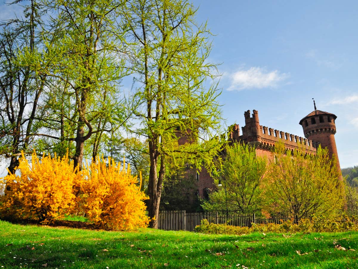 Parco del valentin ocon vista del borgo medievale