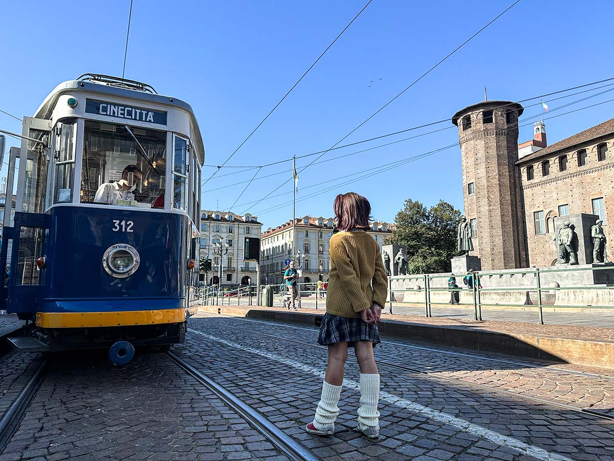 tram in paizza castello a Torino