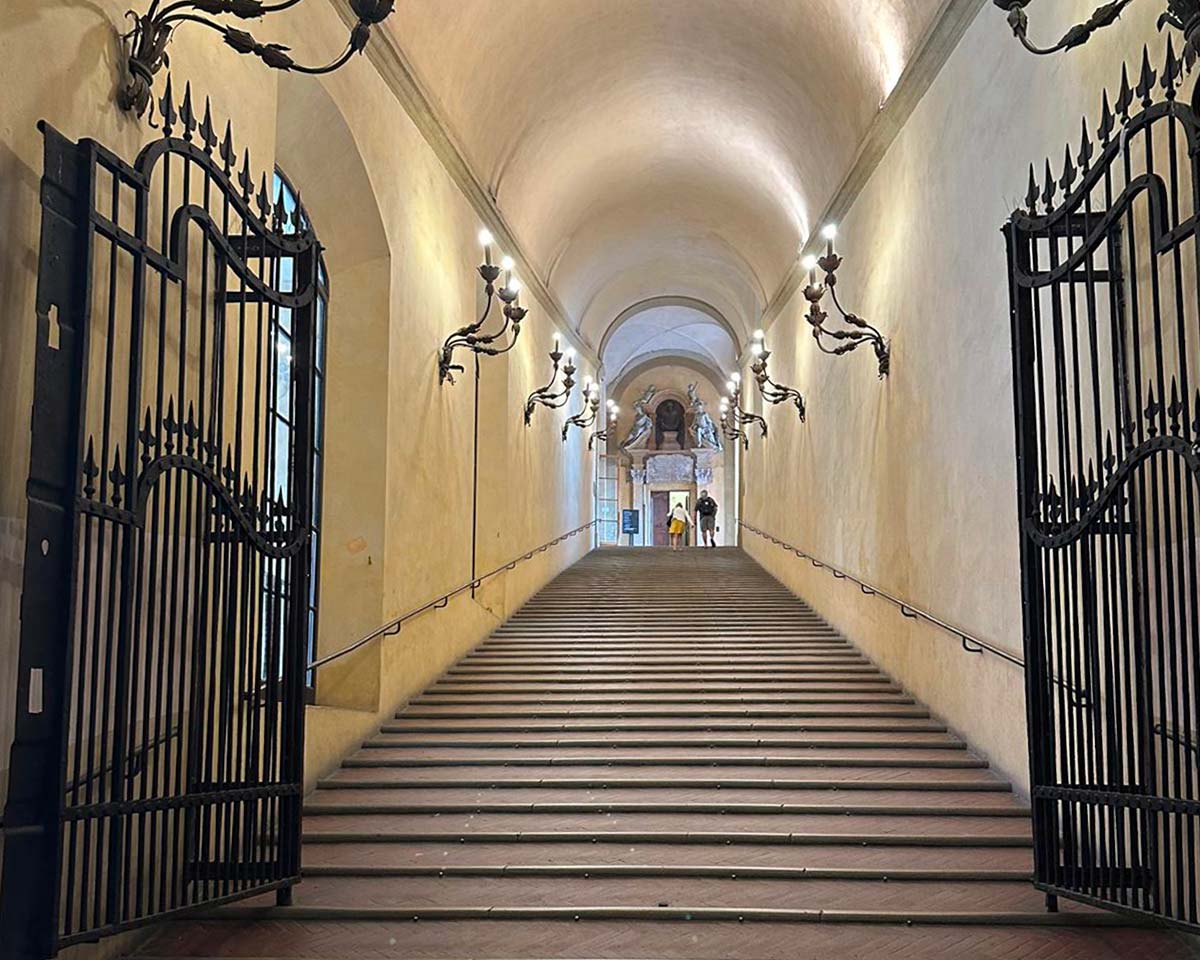scalinata palazzo d accursio
